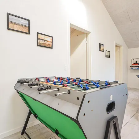 5 Bedroom Gorgeous In Holiday home
